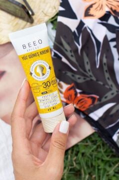 BEE'O Apicare Propolisli Yüz Güneş Kremi 50 Spf 40 Ml