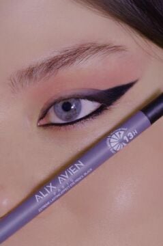 Alix Avien Extreme Black - Uzun Süre Kalıcı Suya Dayanıklı Akma, Dağılma Yapmayan Siyah Göz Kalemi